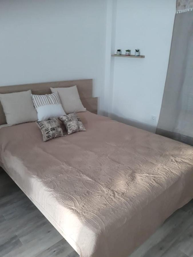Fully Renovated Small & Cosy Studio أثينا المظهر الخارجي الصورة