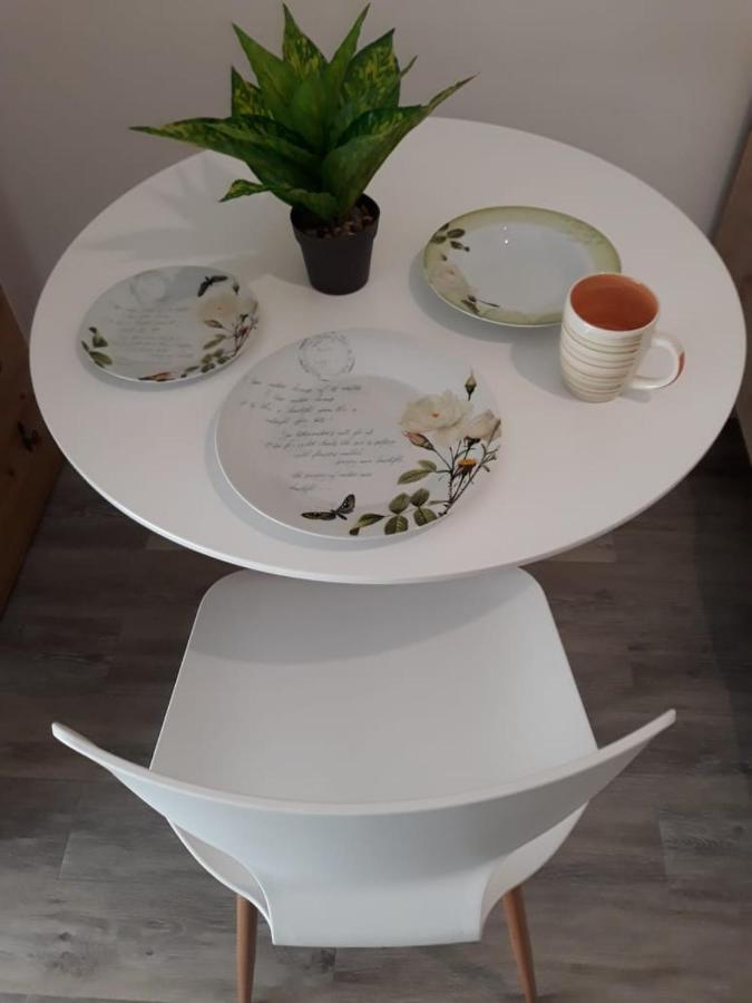 Fully Renovated Small & Cosy Studio أثينا المظهر الخارجي الصورة